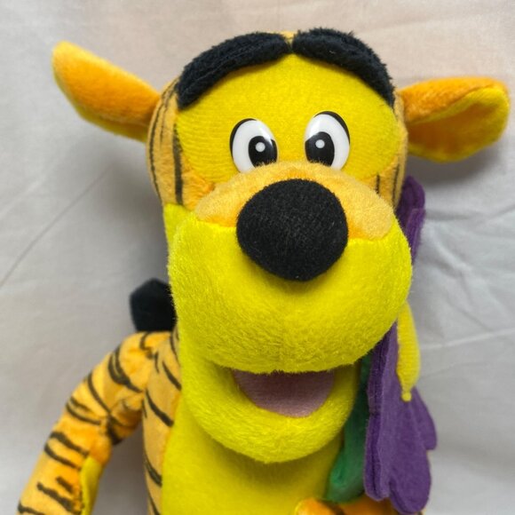 Tigger Plush Toy With Purple Flower By Ideal Toys Direct - Picture 3 of 8